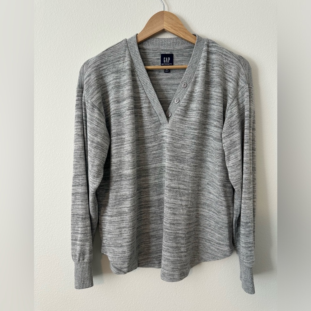 GAP Gray V-Neck Sweater
